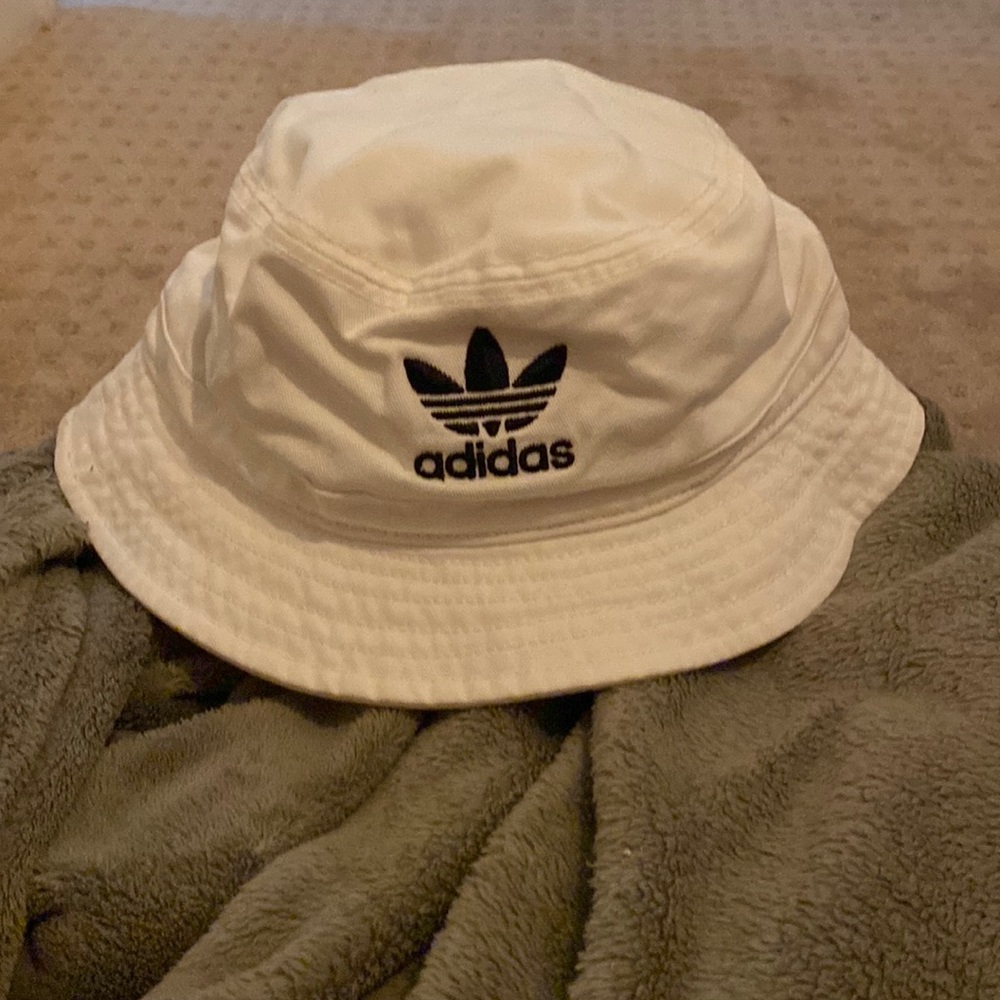 ZUMEZ adidas bucket hat